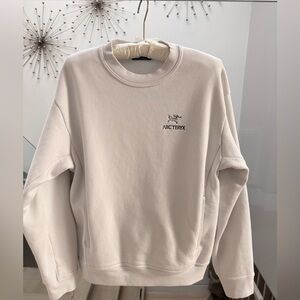 AESTAS CREW NECK PULLOVER WOMEN'S size M soft white